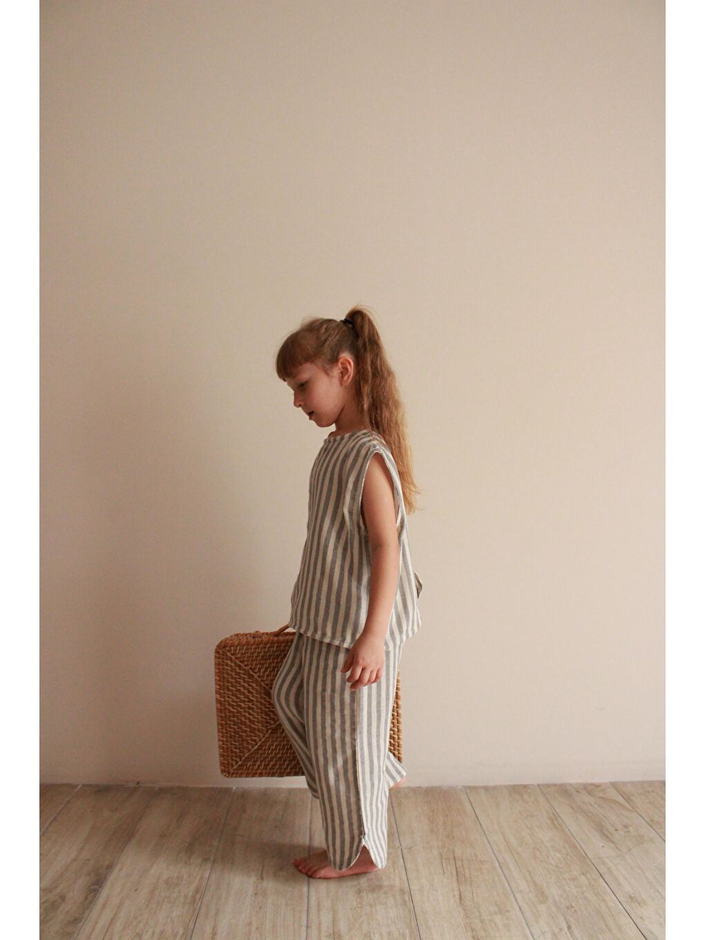 Gri Çizgili Sırt Detaylı Müslin Takım-3