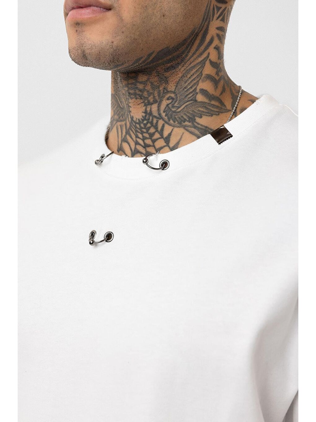 Oversize Metal Halka Detaylı Tişört Ekru-2