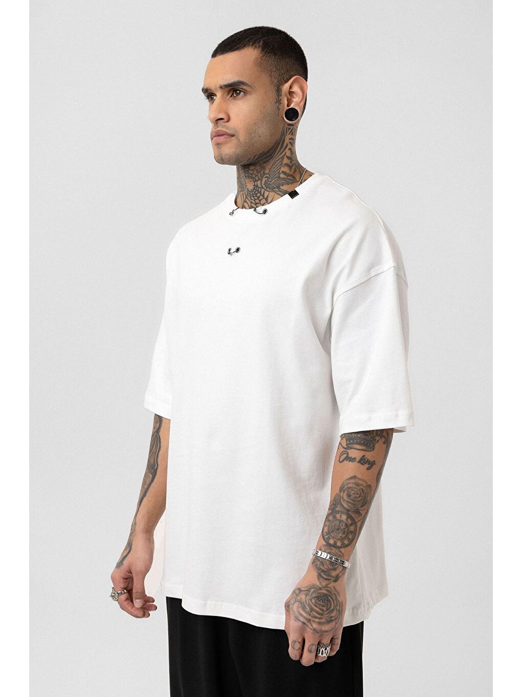 Oversize Metal Halka Detaylı Tişört Ekru-3