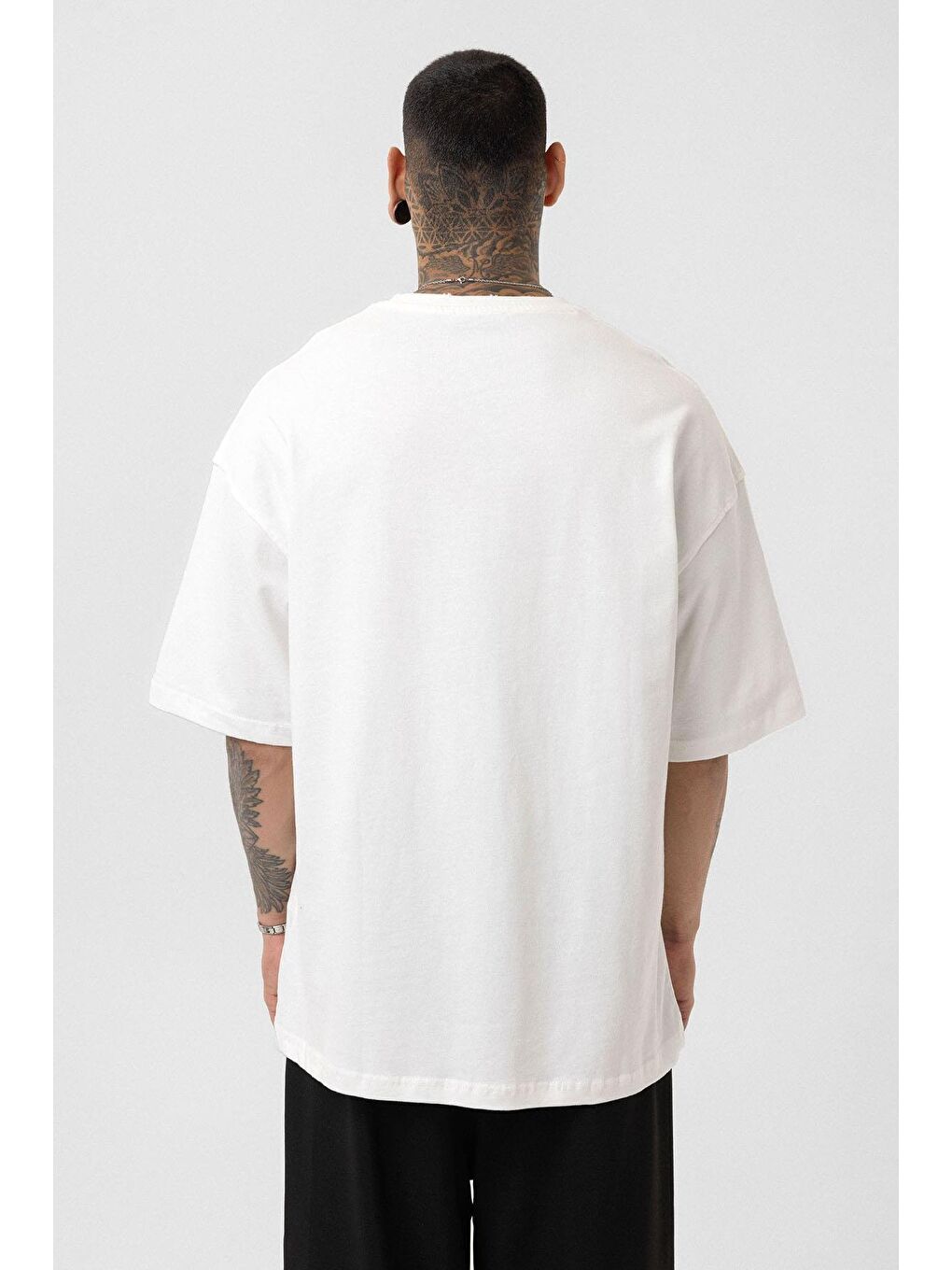 Oversize Metal Halka Detaylı Tişört Ekru-4