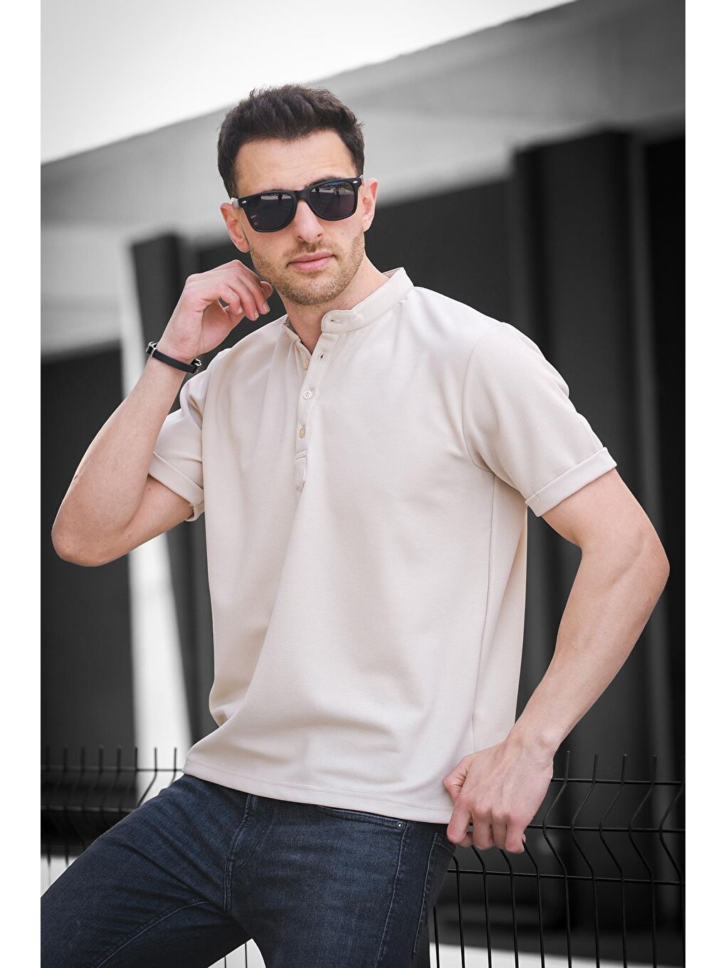 Ekru Cole Slim Fit Esnek Elastanlı Yarım Düğmeli Kısa Kol Hakim Yaka Erkek Tişört-2