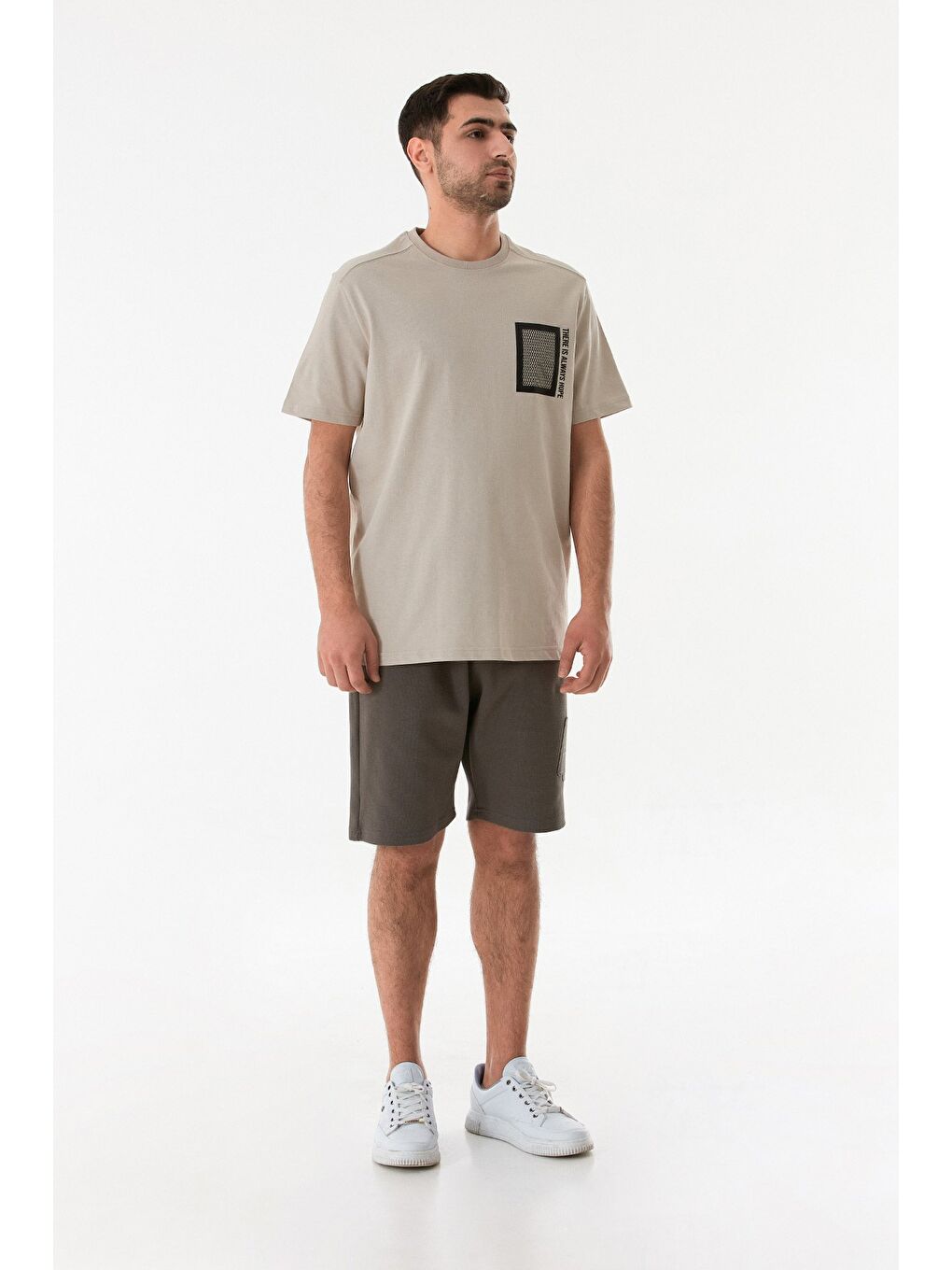 Bej Baskılı Bisiklet Yaka Tişört-3