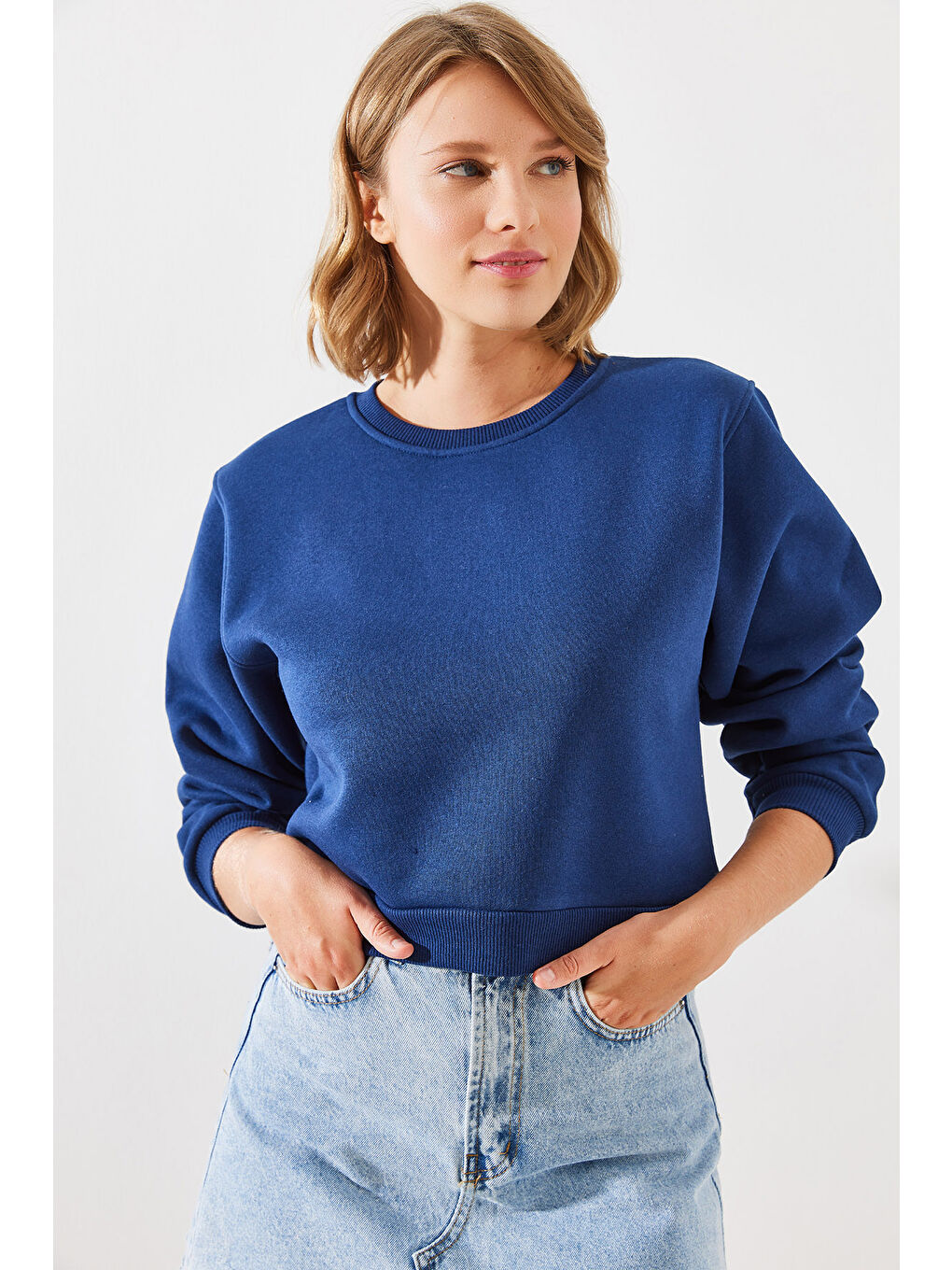 SHADE Lacivert Kadın Bisiklet Yaka Şardonlu Basic Crop Sweatshirt