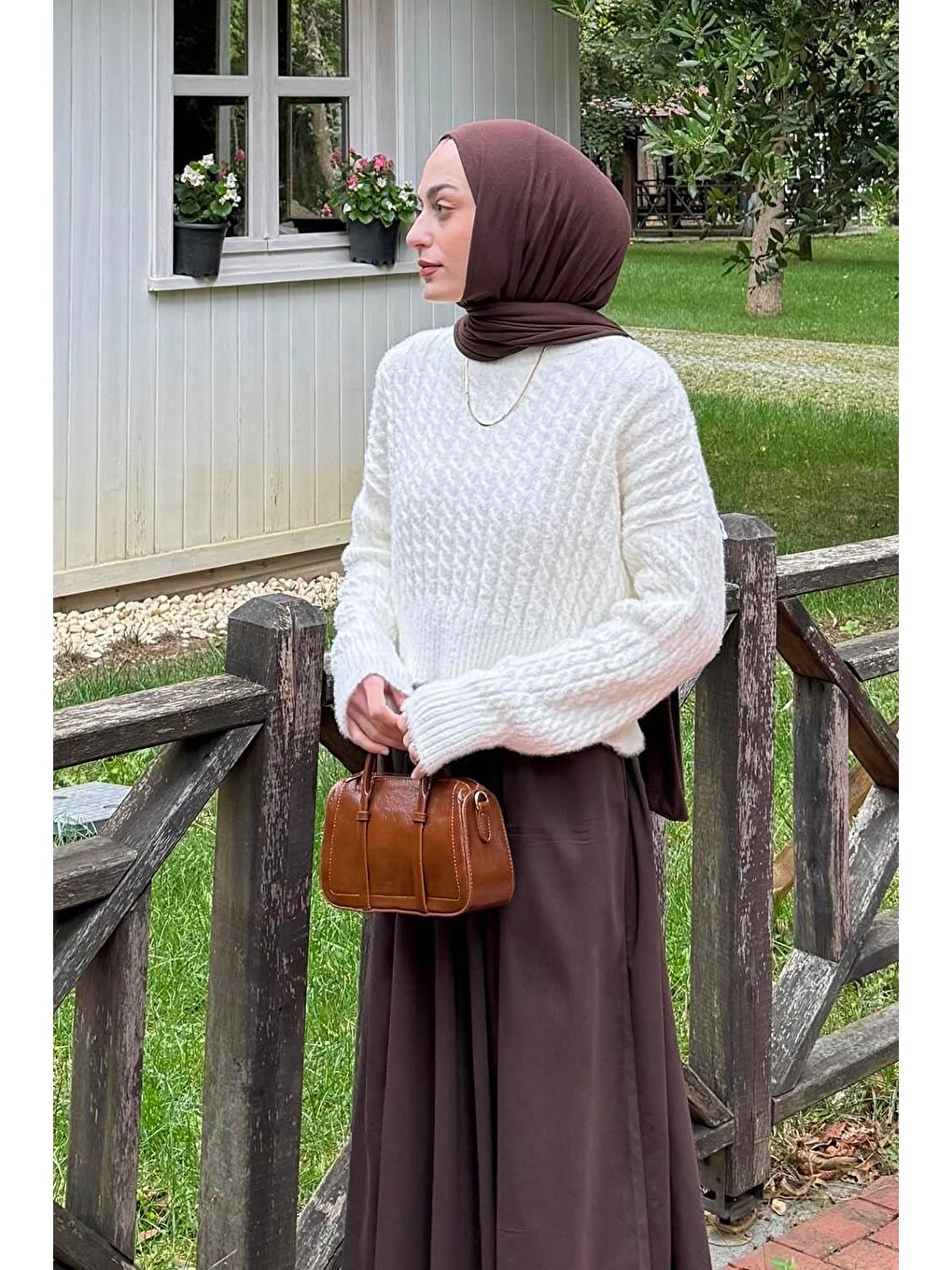 Beyaz Crop Triko Kazak Kemik-1