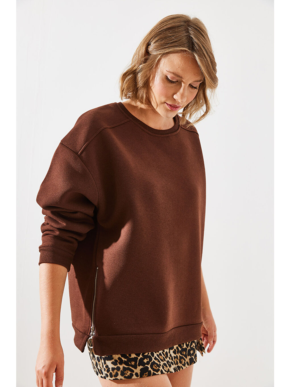 SHADE Kahverengi Kadın Bisiklet Yaka Şardonlu Fermuar Detaylı Basic Sweatshirt - 1