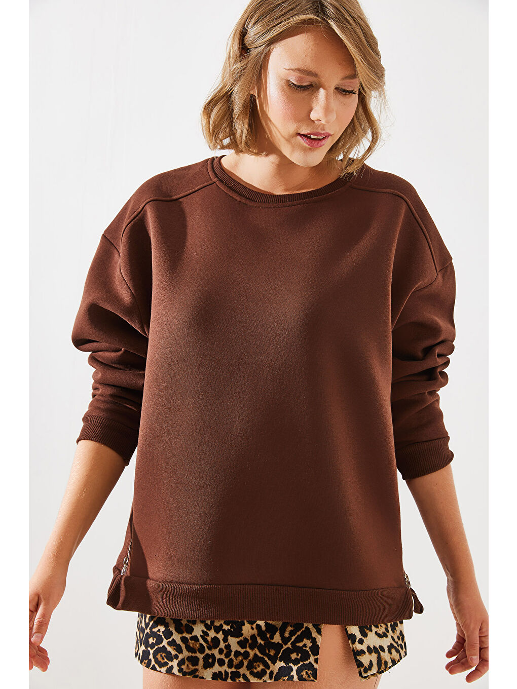 SHADE Kahverengi Kadın Bisiklet Yaka Şardonlu Fermuar Detaylı Basic Sweatshirt - 3