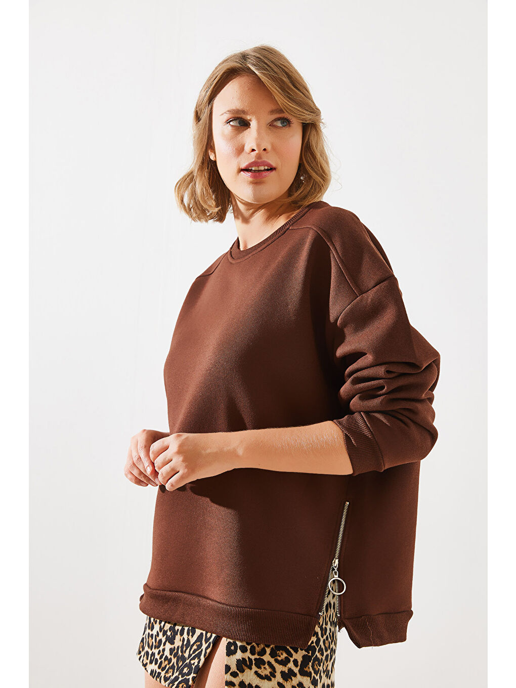 SHADE Kahverengi Kadın Bisiklet Yaka Şardonlu Fermuar Detaylı Basic Sweatshirt - 5