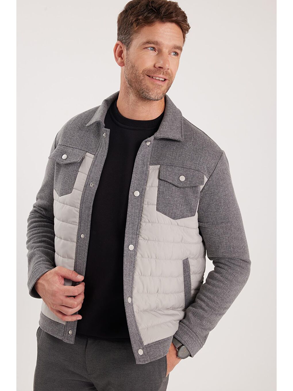 Erkek Relax Fit Rahat Kesim Çıt Çıt Düğmeli Kapitone Kapaklı Çift Cep Sıcak Tutan Bej Kaşe Mont