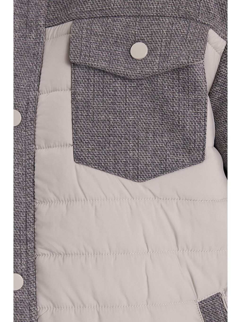 Erkek Relax Fit Rahat Kesim Çıt Çıt Düğmeli Kapitone Kapaklı Çift Cep Sıcak Tutan Bej Kaşe Mont-5