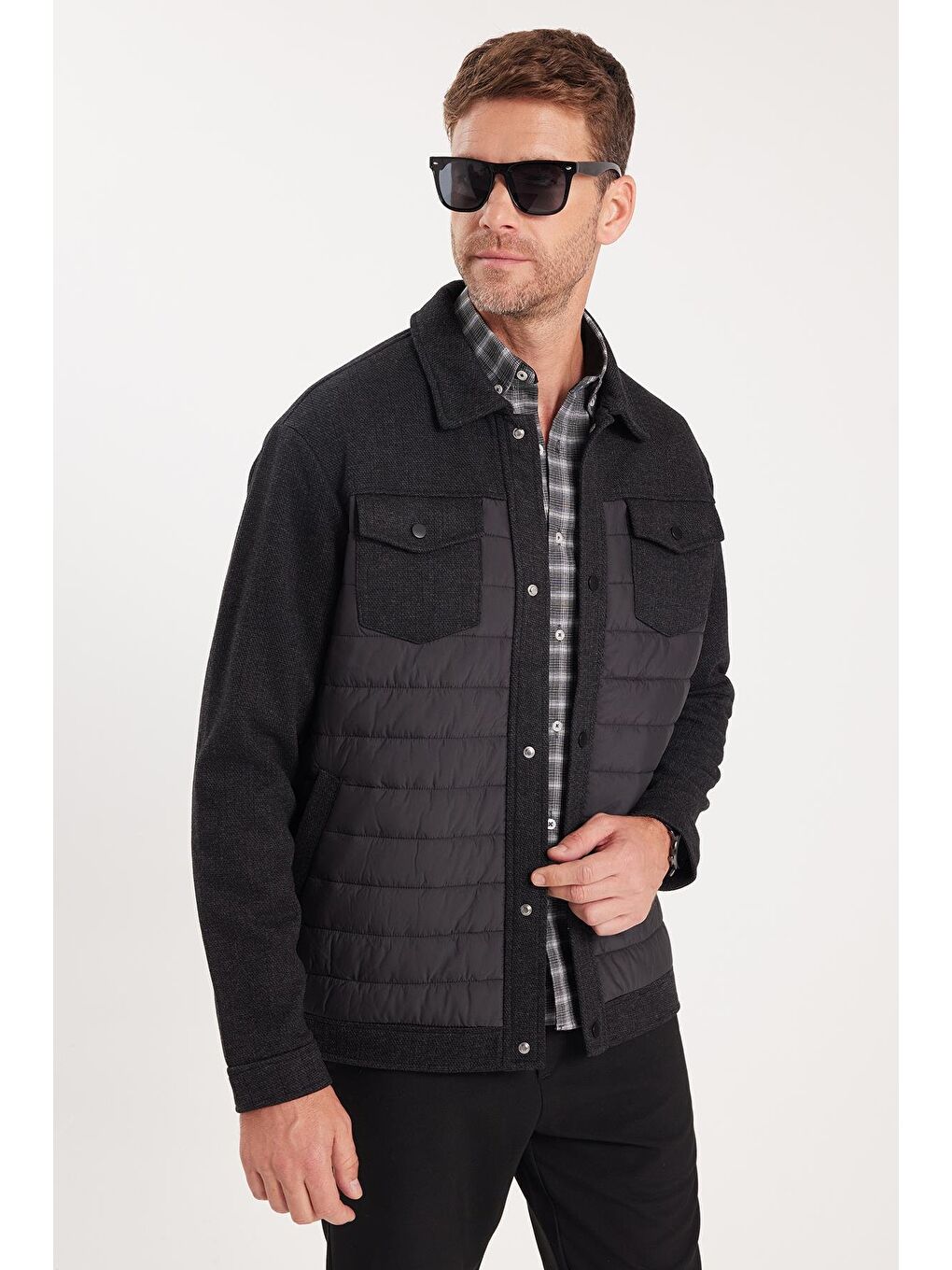 Erkek Relax Fit Rahat Kesim Çıt Çıt Düğmeli Kapitone Kapaklı Çift Cep Sıcak Tutan Siyah Kaşe Mont-3