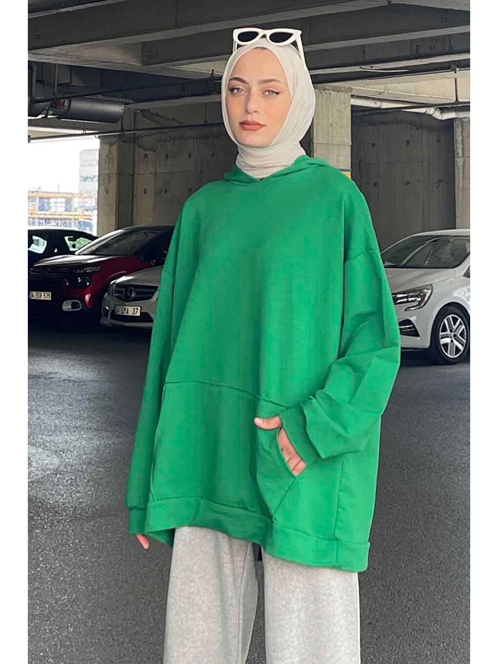 Kanguru Cep Kapüşonlu Düz Renk Sweatshırt Yeşil-1