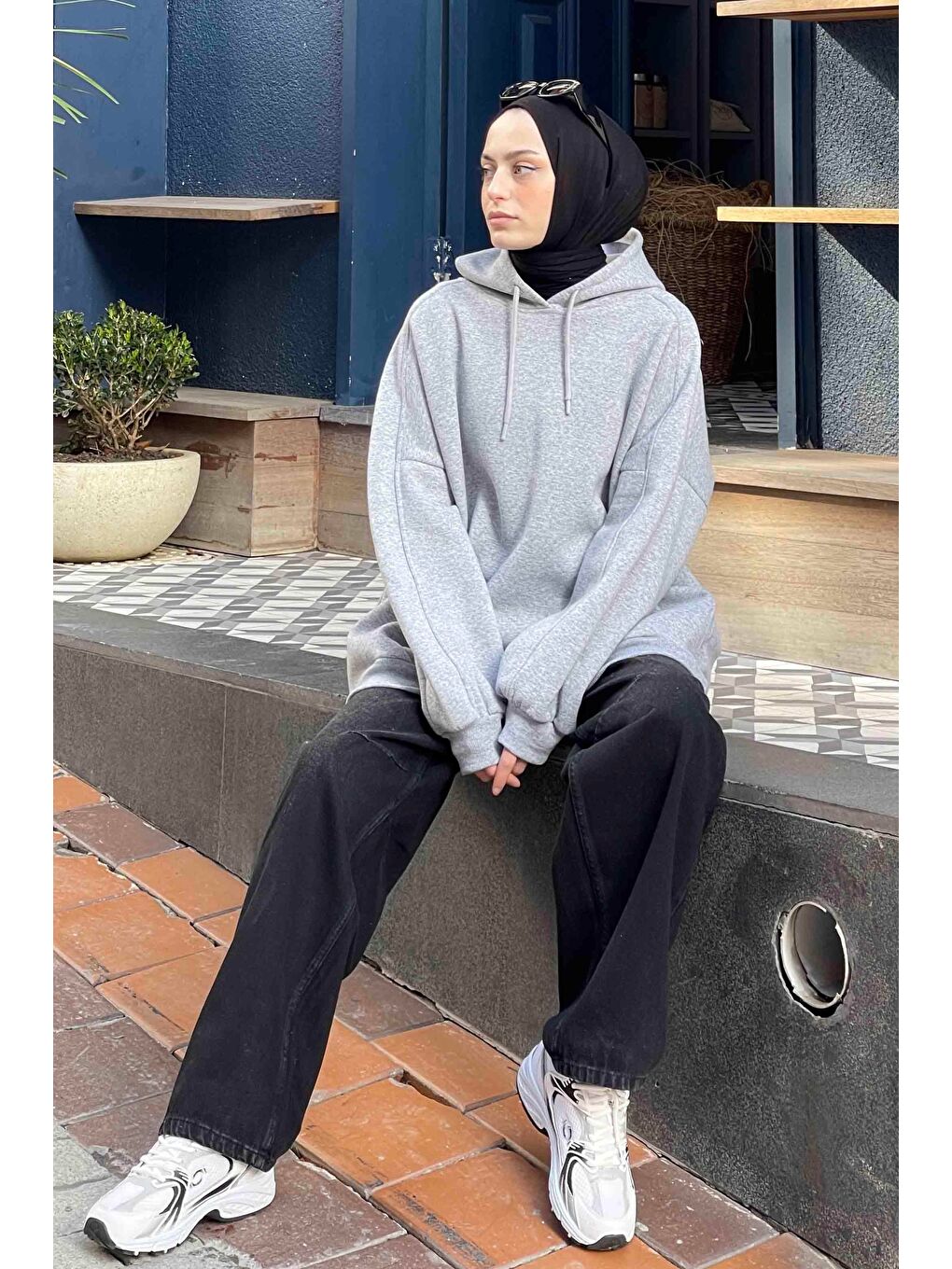 Kapüşonlu Oversize Yan Cepli Sweat Gri-1