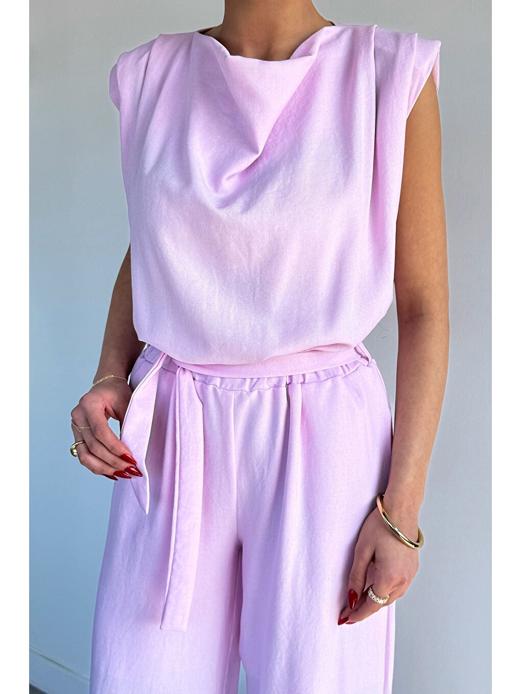 Pembe Kadın Degaje Yaka Omuz Vatkalı Bel Lastikli Tulum-3