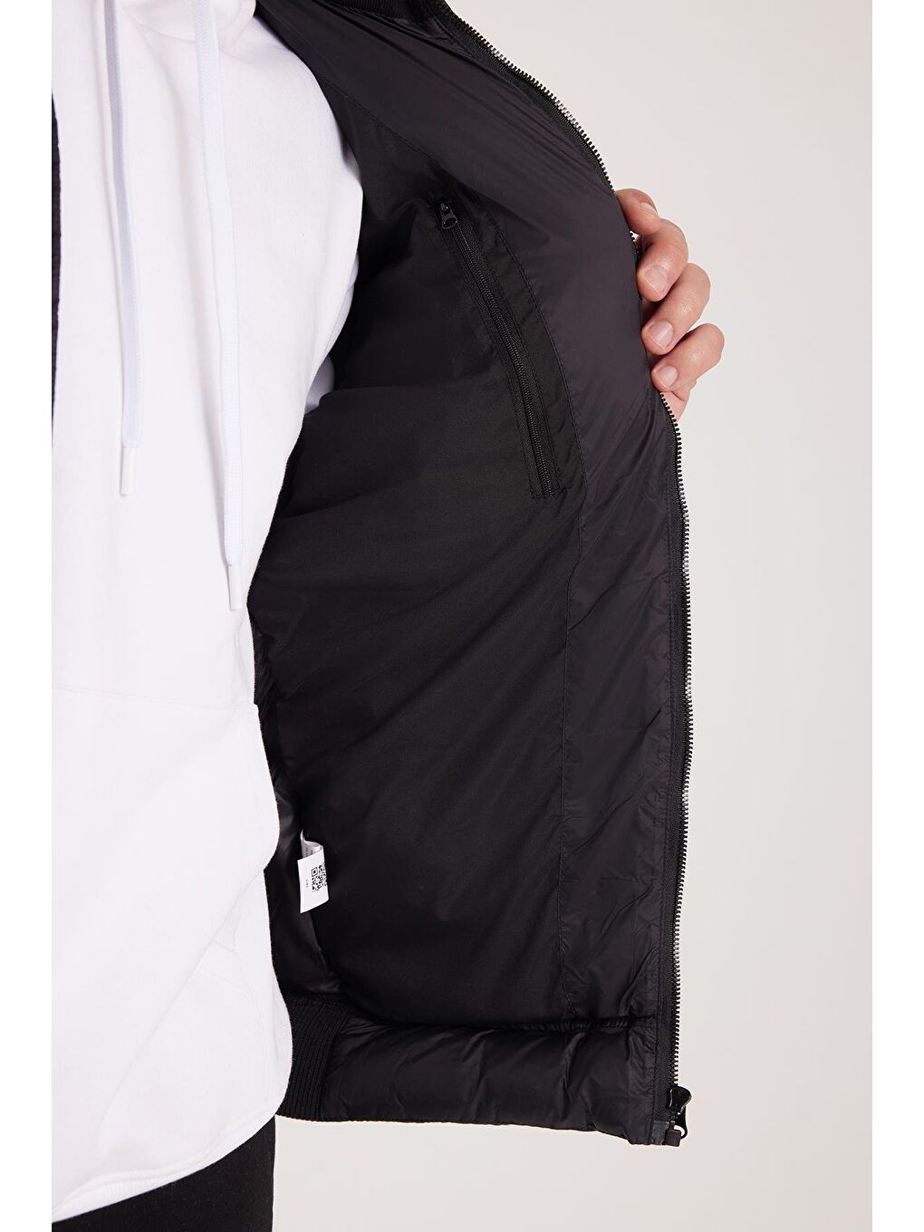 Erkek Regular Fit Klasik Kesim Çift Cepli Lastikli Sıcak Tutan Dik Yaka Siyah Mont-2