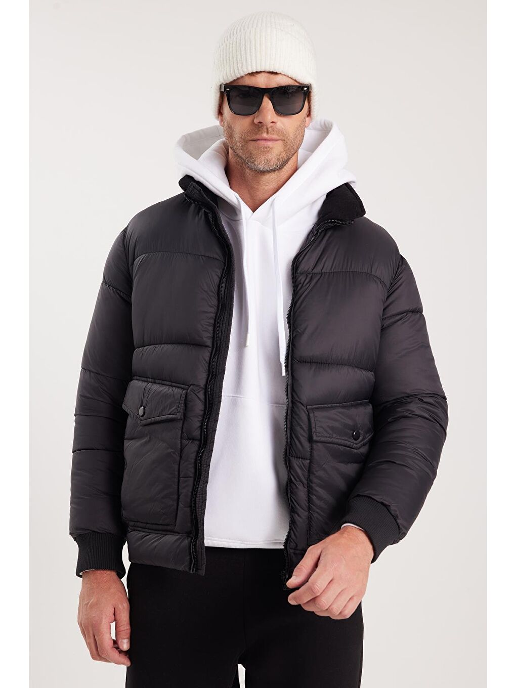 Erkek Regular Fit Klasik Kesim Çift Cepli Lastikli Sıcak Tutan Dik Yaka Siyah Mont-4