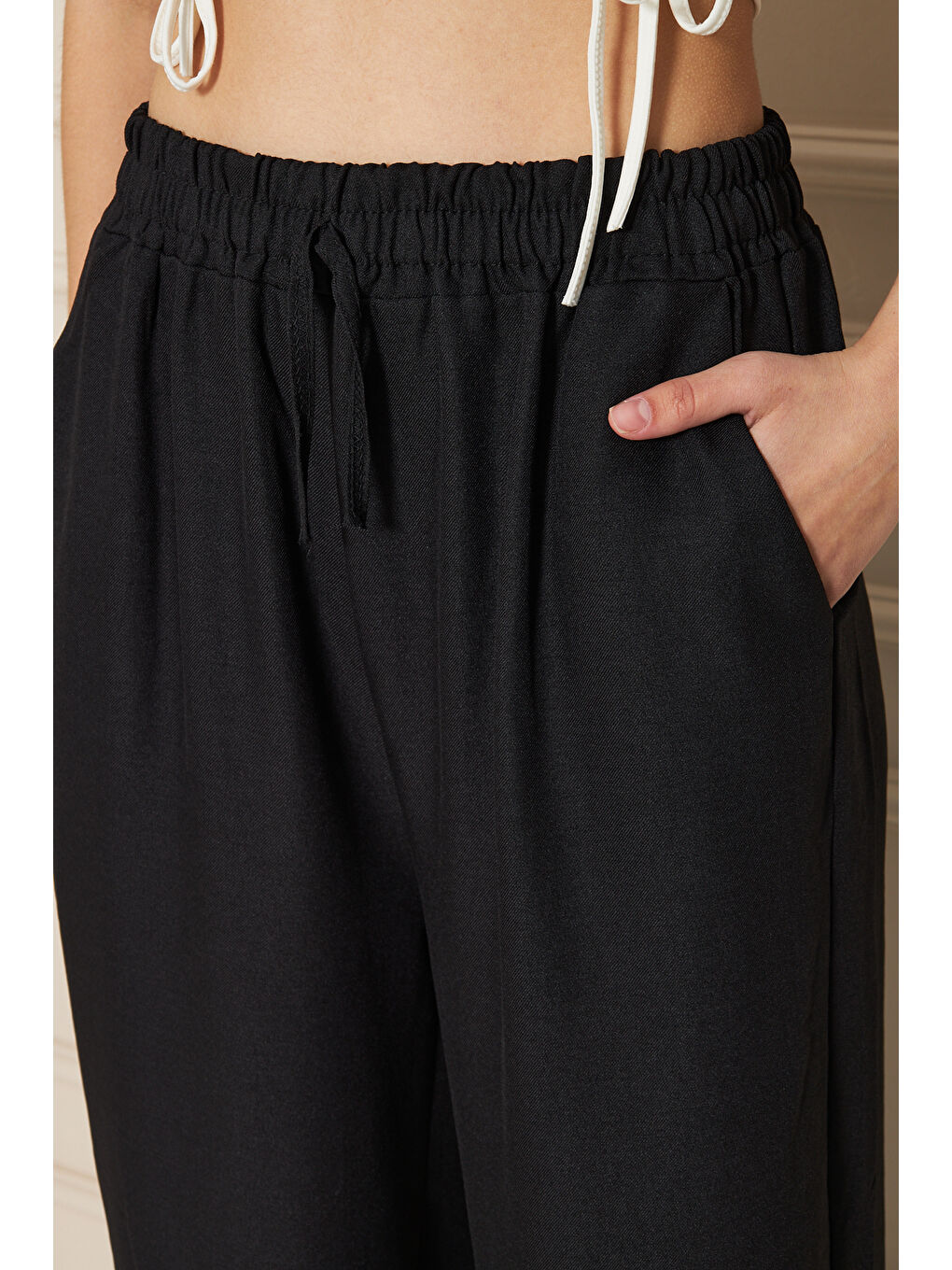 Kadın Trend Yüksek Bel Lastikli Siyah Bol Pantolon-3