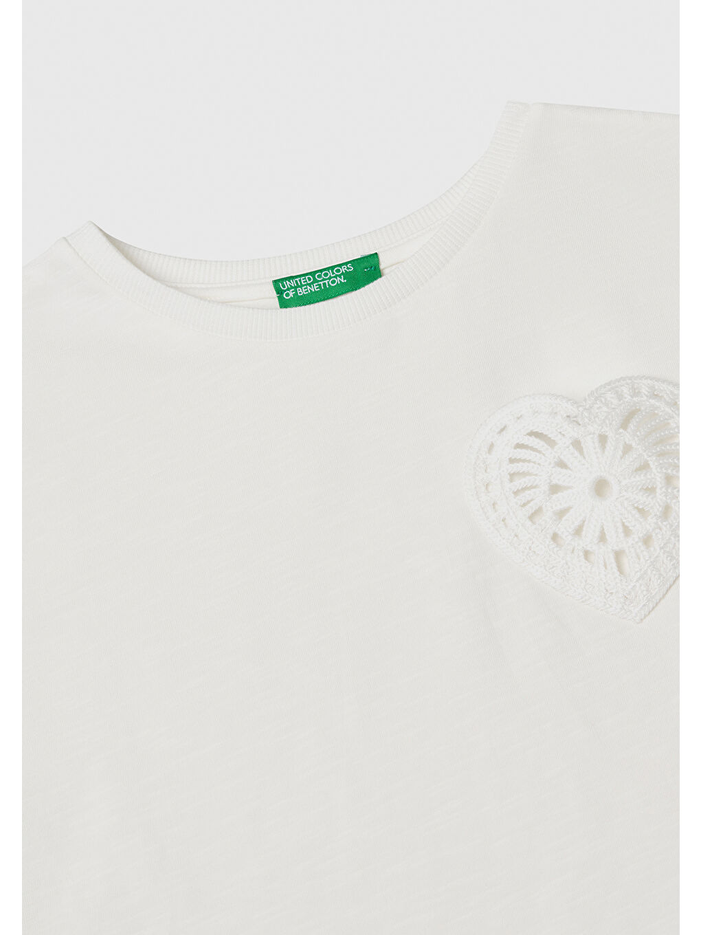 Kız Çocuk Beyaz Önü Makrome İşlemeli Arkası Logo Baskılı T-Shirt-2