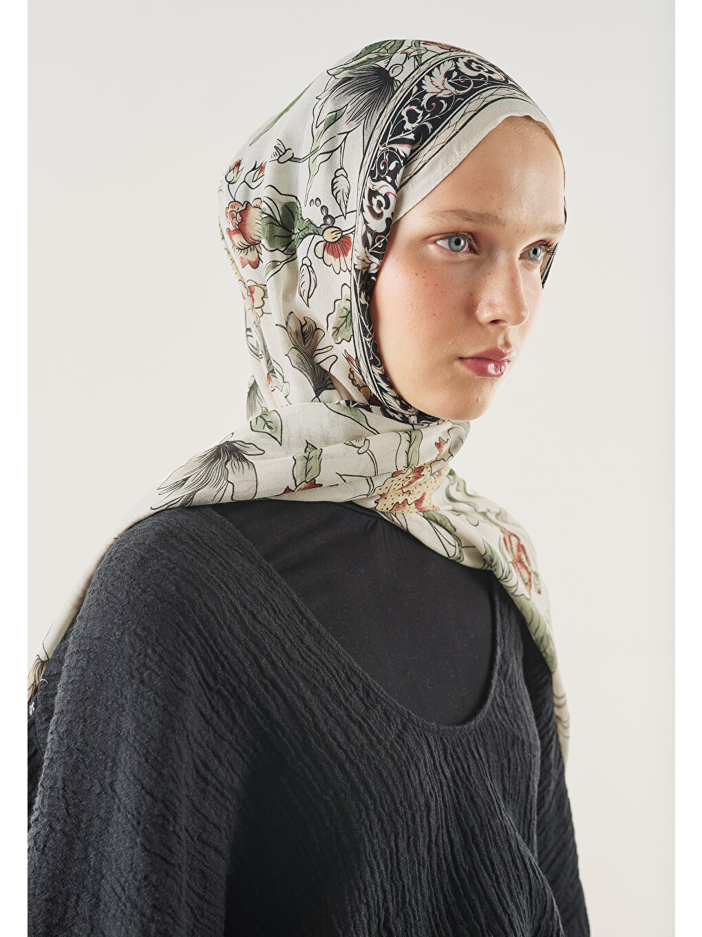 Pure Ethnic Desen Soft Viskon Şal Siyah-2