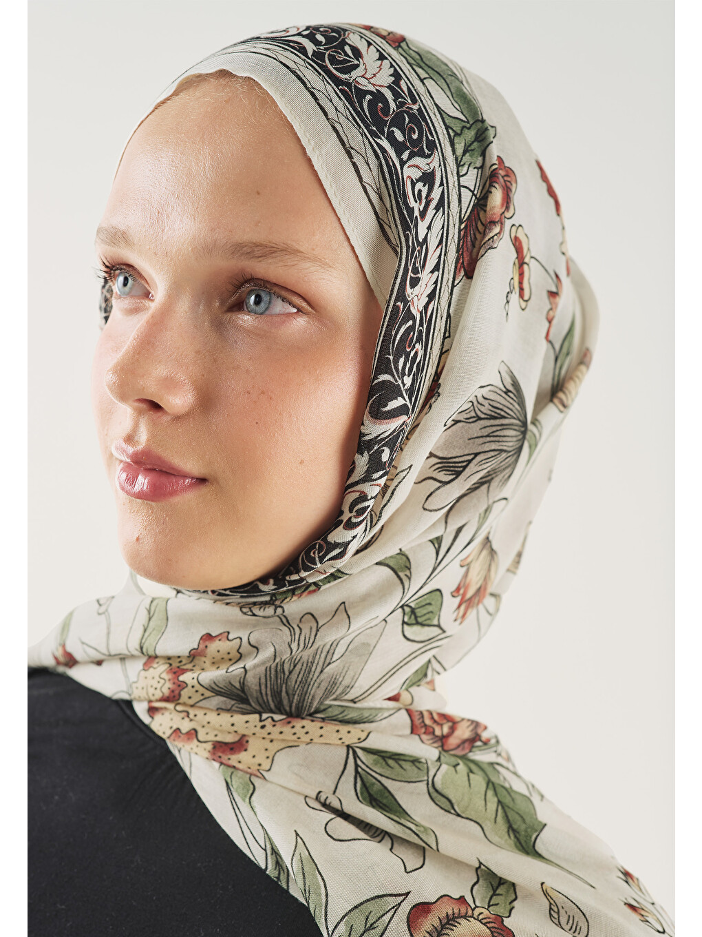 Pure Ethnic Desen Soft Viskon Şal Siyah-3