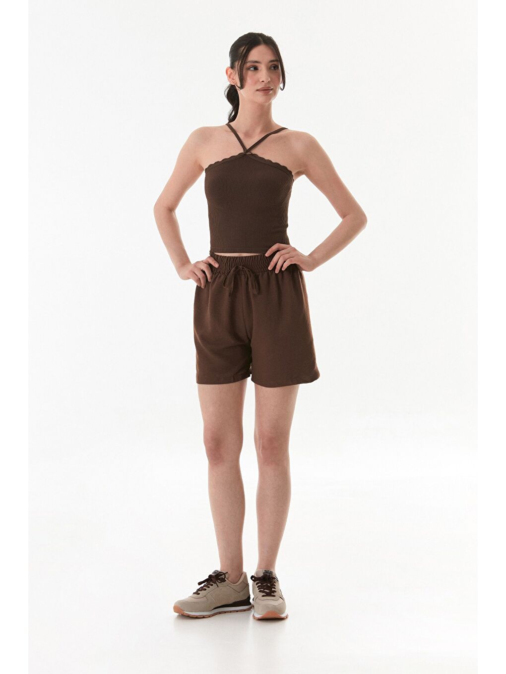 Kahverengi Basic Ayrobin Kumaş Beli Bağcıklı Şort-1