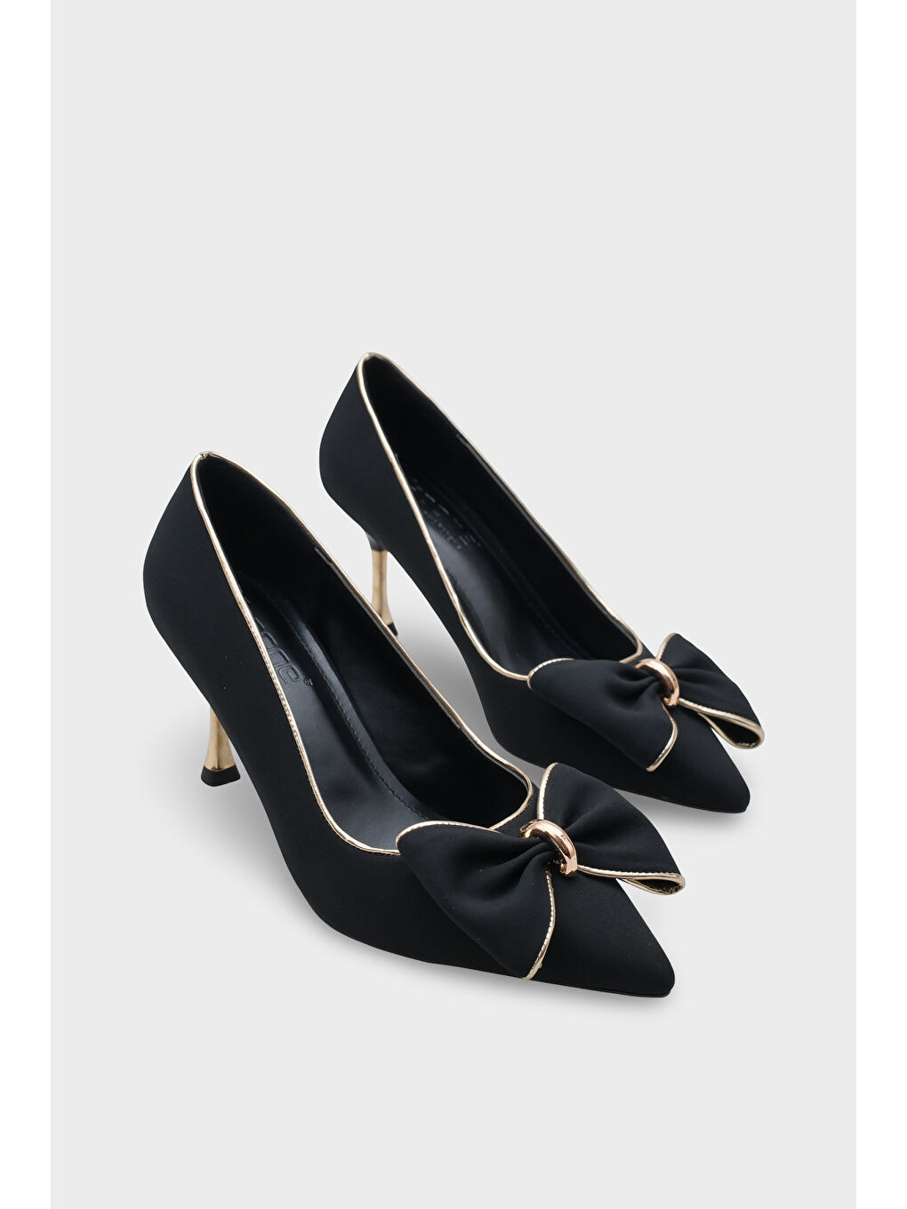 Siyah Marigold Metal Orta Boy Topuklu Fiyonklu Saten Kadın Ayakkabı-1