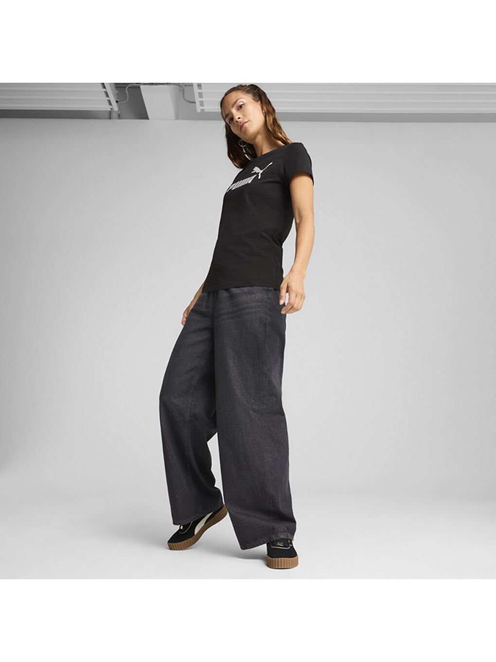 Metallic No 1 Logo Kadın Siyah Yuvarlak Yaka Tişört-1