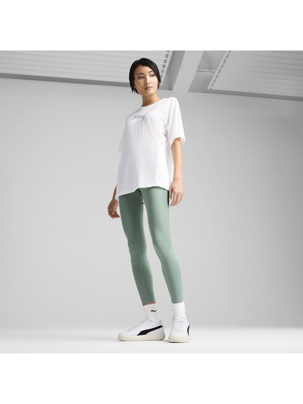 Evostripe Relaxed Kadın Beyaz Yuvarlak Yaka Tişört-1