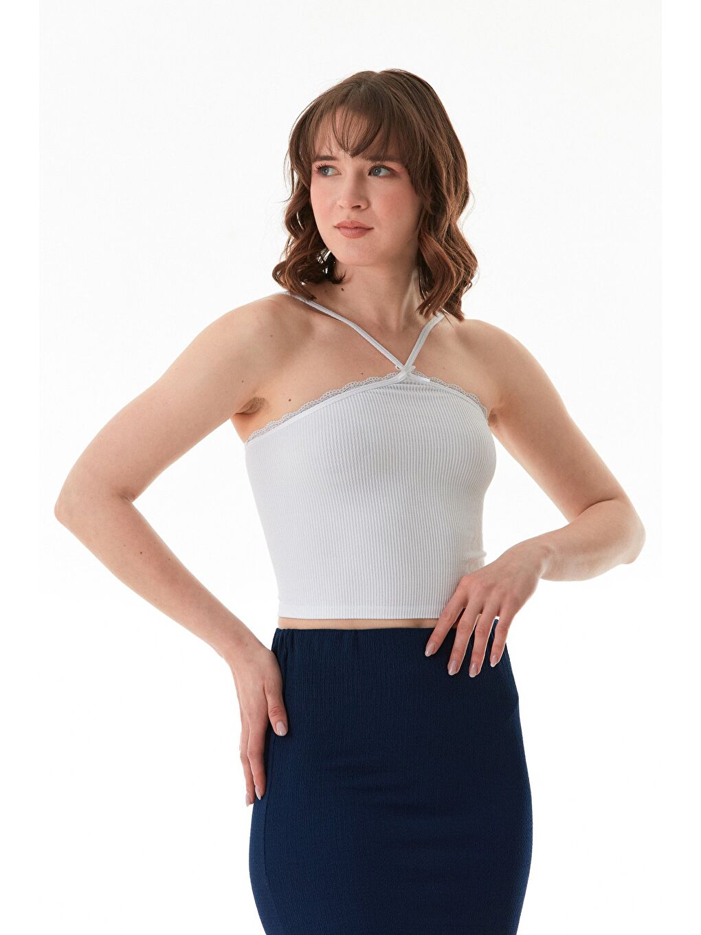 Beyaz Fitilli Çapraz Askılı Crop Body-2
