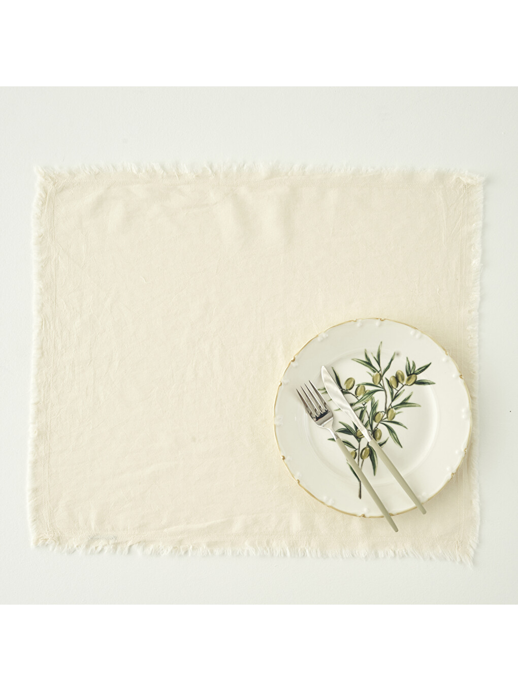 Ekru %100 Pamuk Olive Püsküllü Amerikan Servis Krem (35x45 cm)