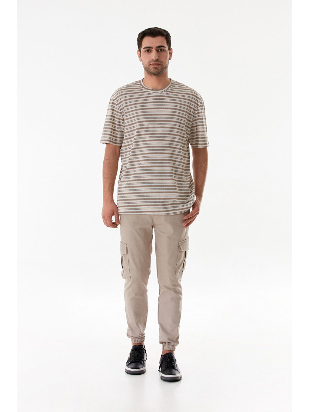 Kahverengi Çizgili Jakarlı Bisiklet Yaka Tişört