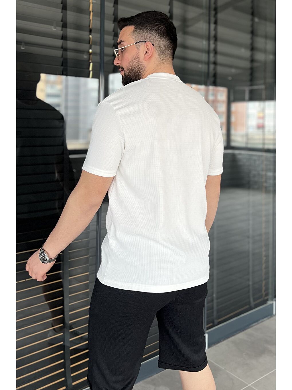 Ekru Bisiklet Yaka Cepli Erkek Tişört-3