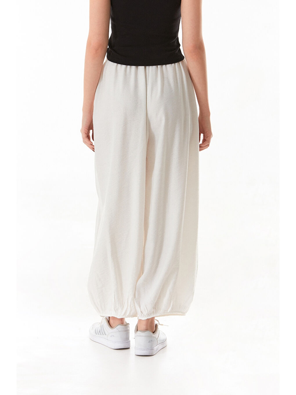 Beyaz Beli Ve Paçası Lastikli Şalvar Pantolon-4