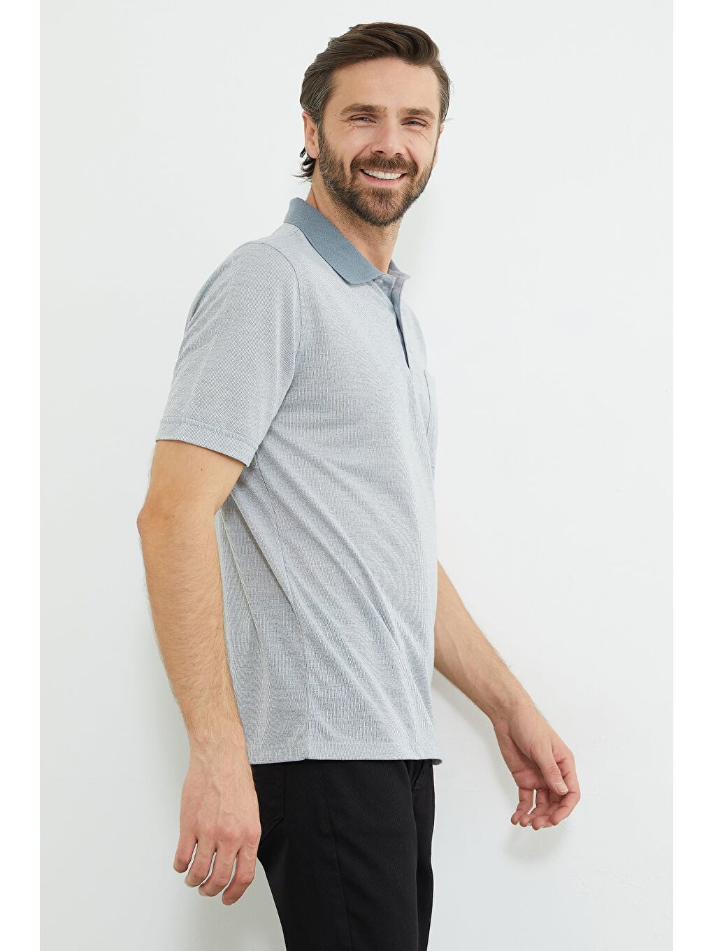 Gri Desenli Düğmeli Polo Yaka Tek Cepli Tişört-4