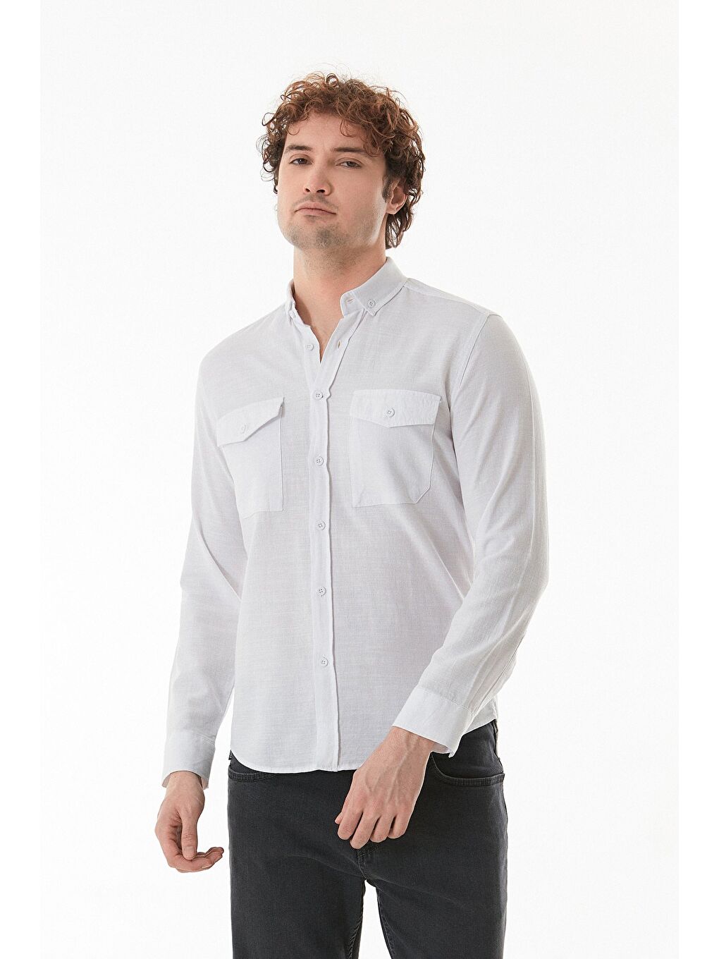 Beyaz Çift Cepli Düğmeli Gömlek