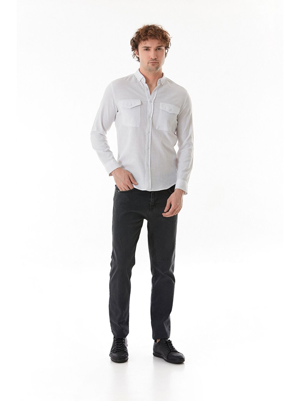 Beyaz Çift Cepli Düğmeli Gömlek-2