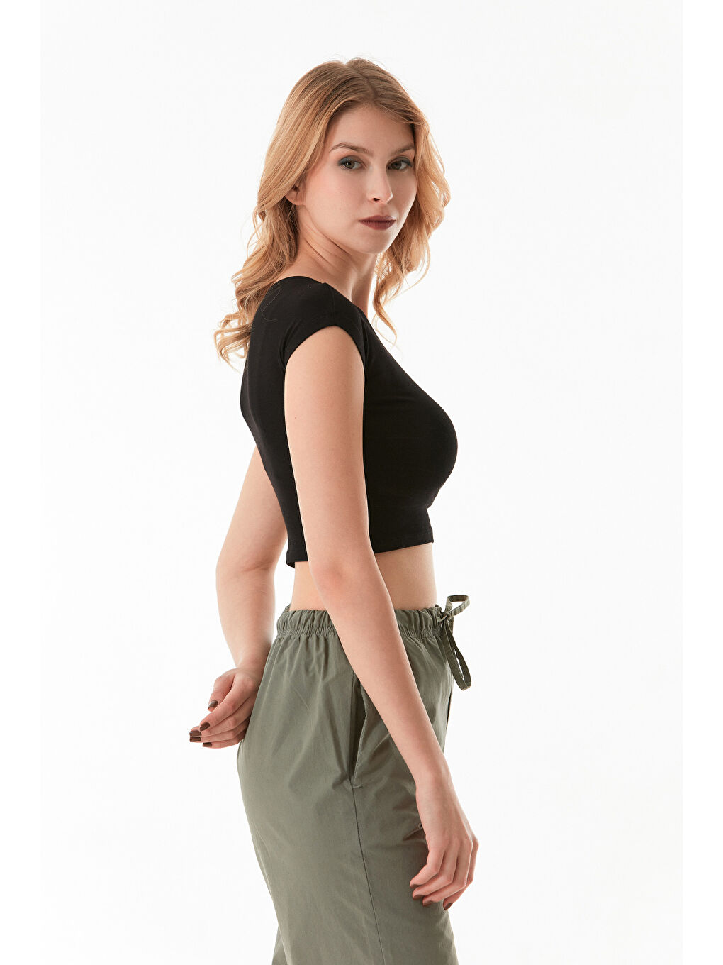 Siyah Basic Bisiklet Yaka Crop Tişört-3