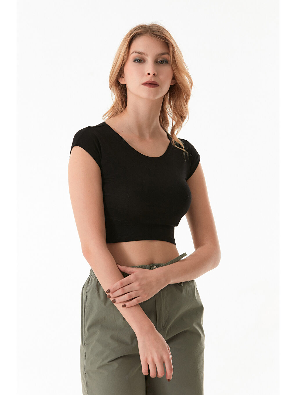 Siyah Basic Bisiklet Yaka Crop Tişört-4