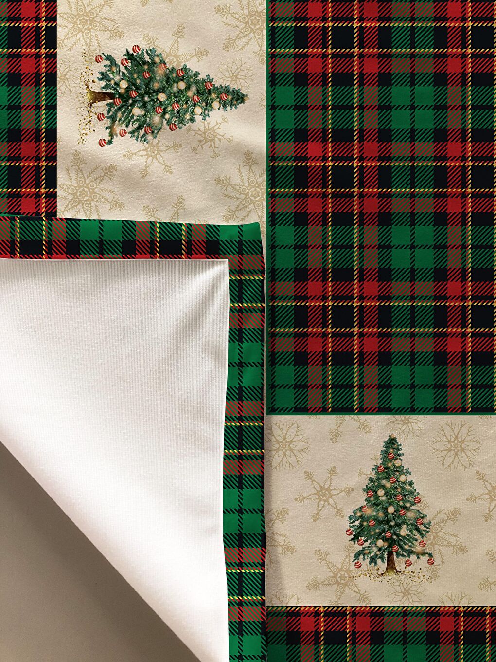 Karışık Yılbaşı Desenli Kadife Doku Masa Örtüsü-1