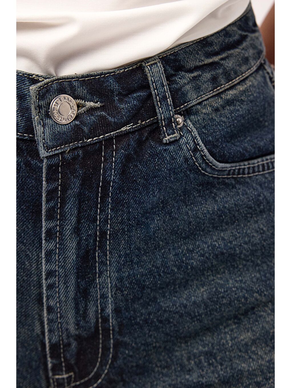 Mavi Kadın Koyu Jean 2s6 Mini Boy Paça Püsküllü Denim Şort-1