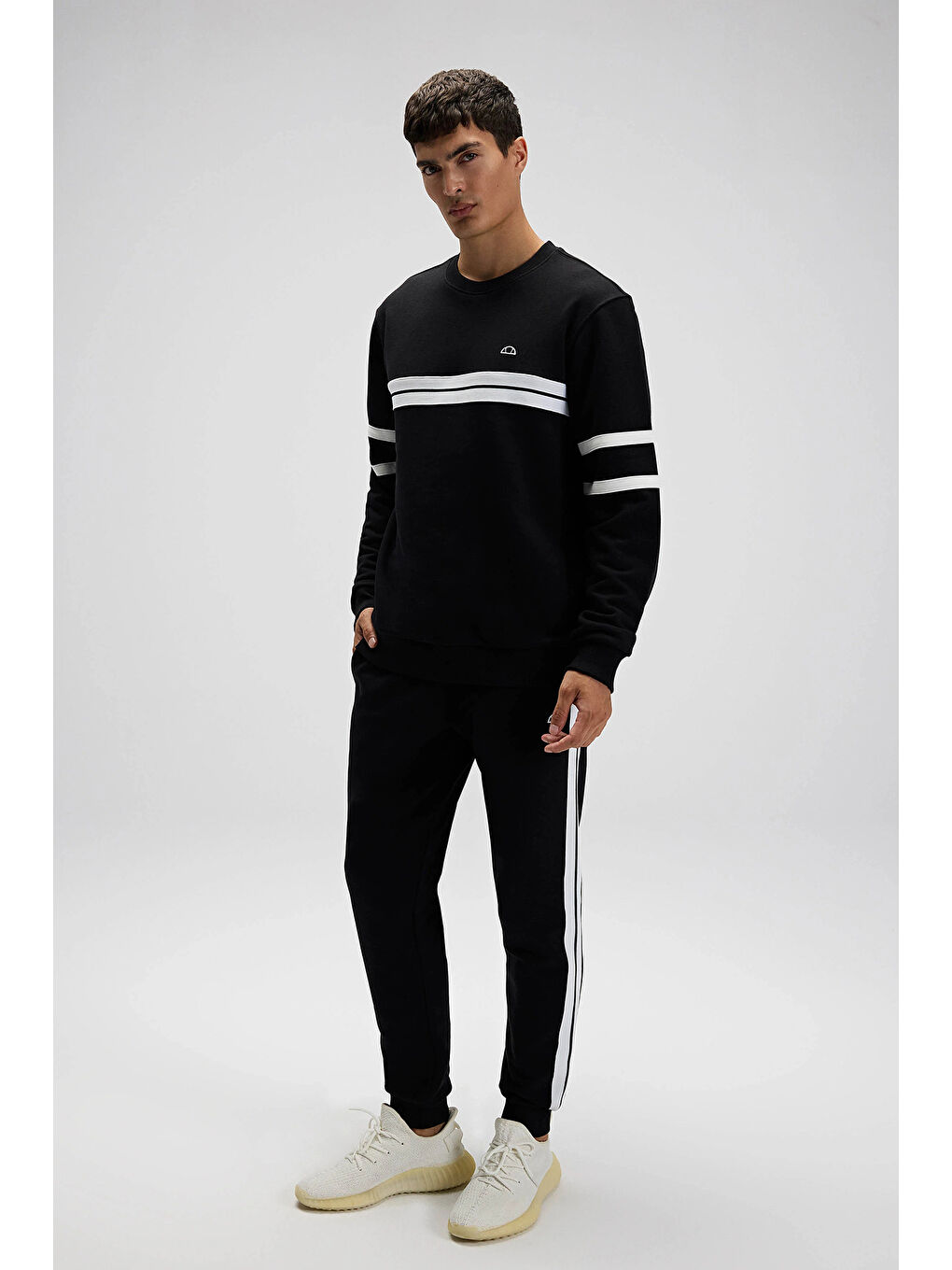 Siyah Pamuklu Regular Fit Bisiklet Yaka Şerit Detaylı Sweat EM618-BK-2