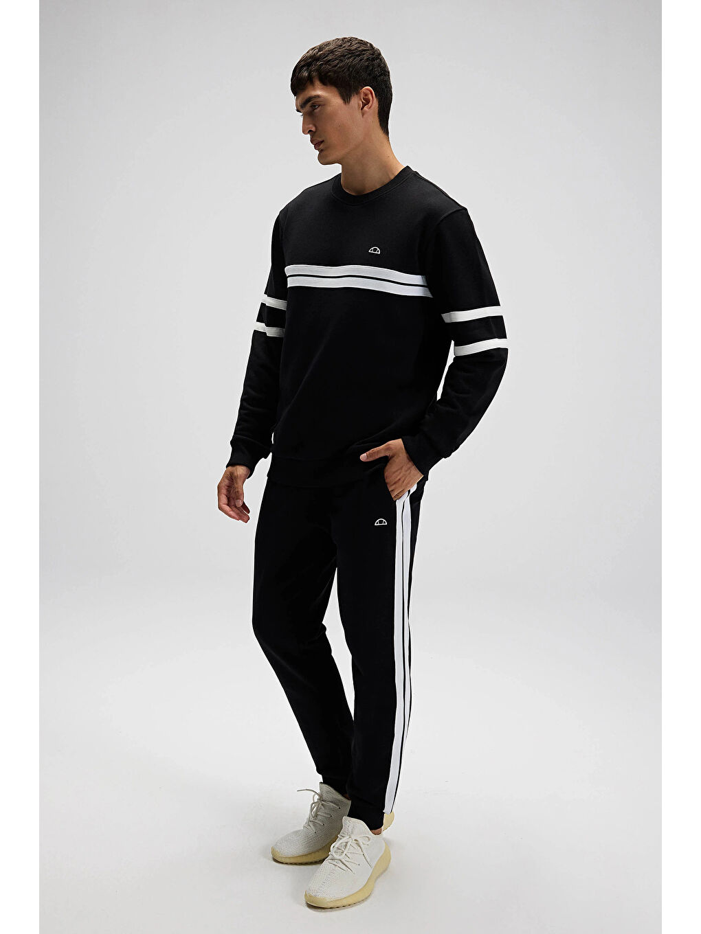 Siyah Pamuklu Regular Fit Bisiklet Yaka Şerit Detaylı Sweat EM618-BK-4