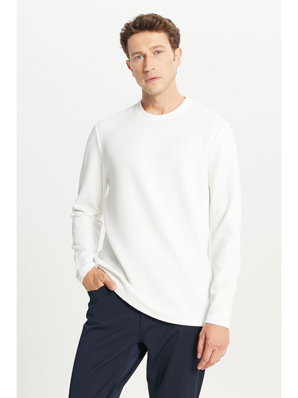 Erkek Ekru Slim Fit Dar Kesim Bisiklet Yaka Jakarlı Uzun Kollu Tişört-2