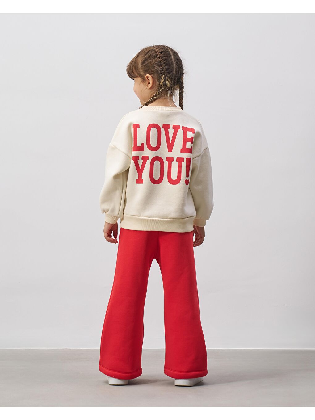 Karışık Kız Çocuk Pamuklu Ekru Kalpli Sweatshirt Kırmızı İspanyol Paça Eşofman Alt Takım-3