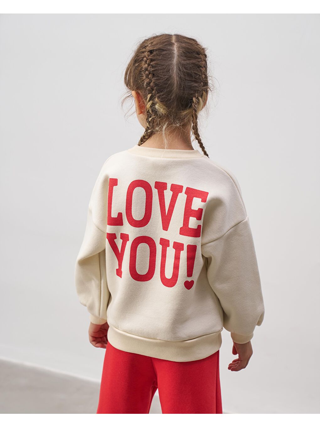 Karışık Kız Çocuk Pamuklu Ekru Kalpli Sweatshirt Kırmızı İspanyol Paça Eşofman Alt Takım-4