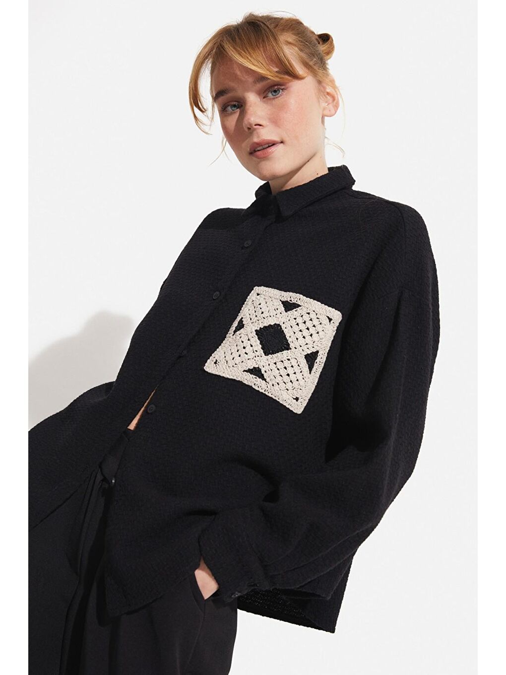 Siyah Cep Detaylı Gömlek-3