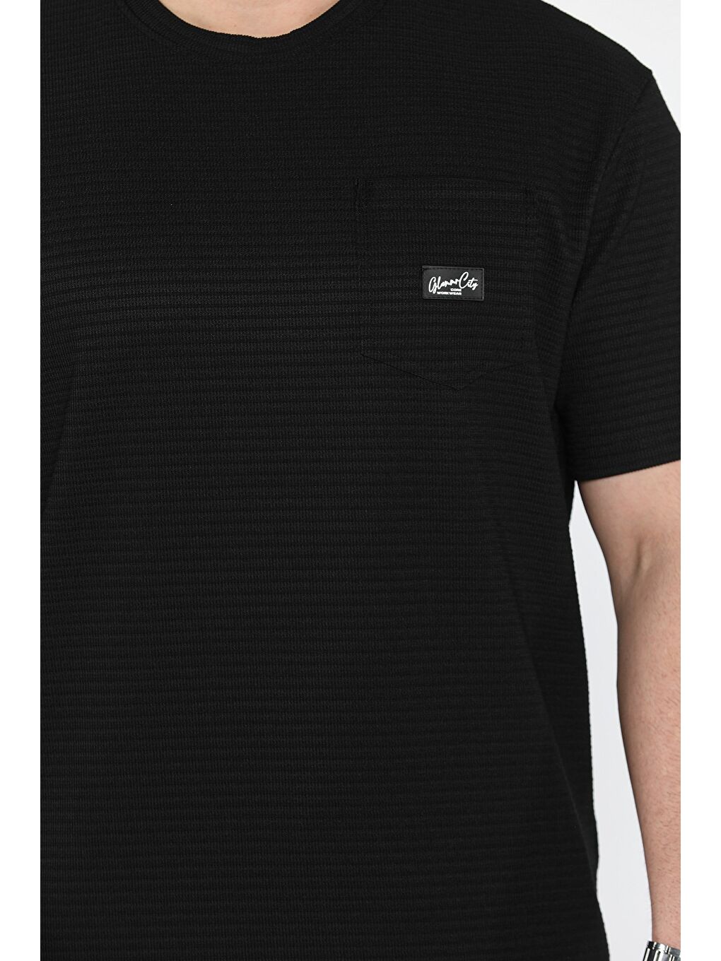 Siyah Bisiklet Yaka Cepli Erkek Tişört-3