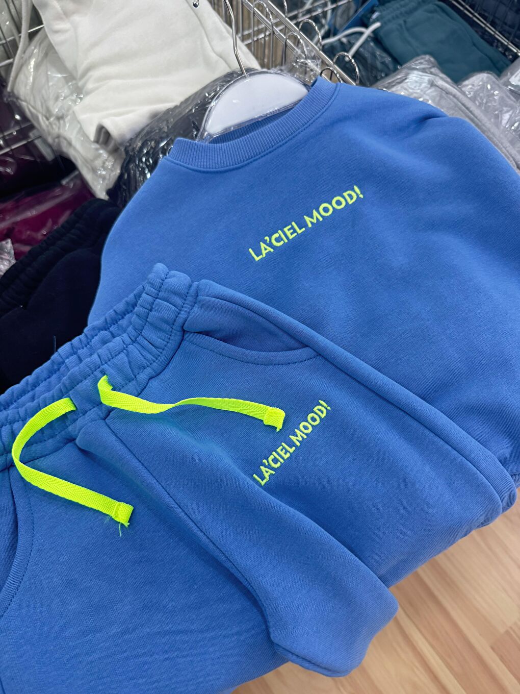 Unisex Çocuk Pamuklu Mavi Oversize Sweatshirt Eşofman Alt Takım - Neon Detaylı-2