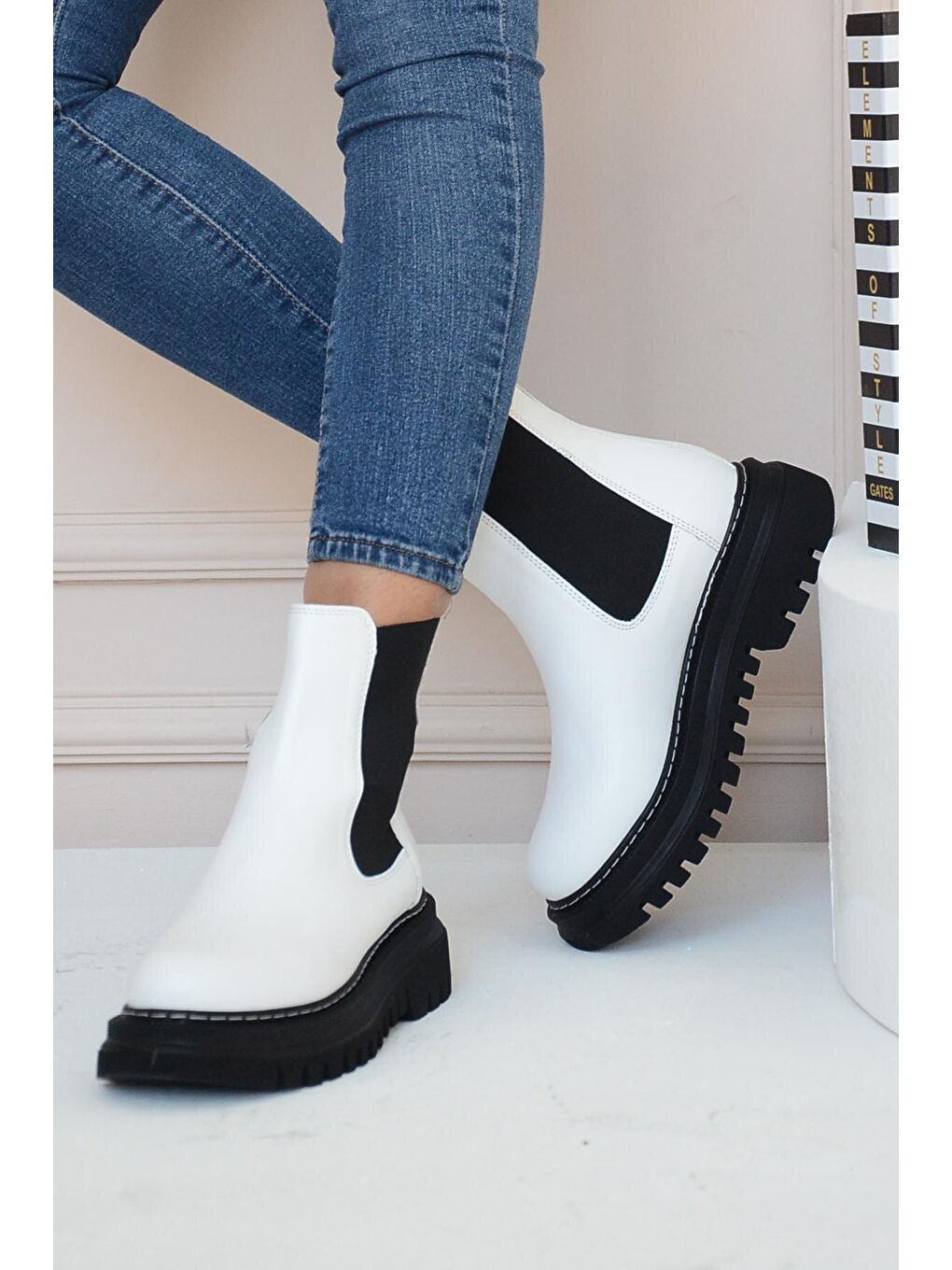 Beyaz Kalın Taban Rahat Kalıp Lastikli Kadın Bot & Bootie 031-1470-22Cilt-3