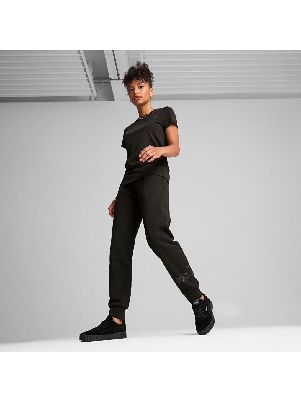 Essentials Animal Kadın Siyah Yuvarlak Yaka Tişört-1