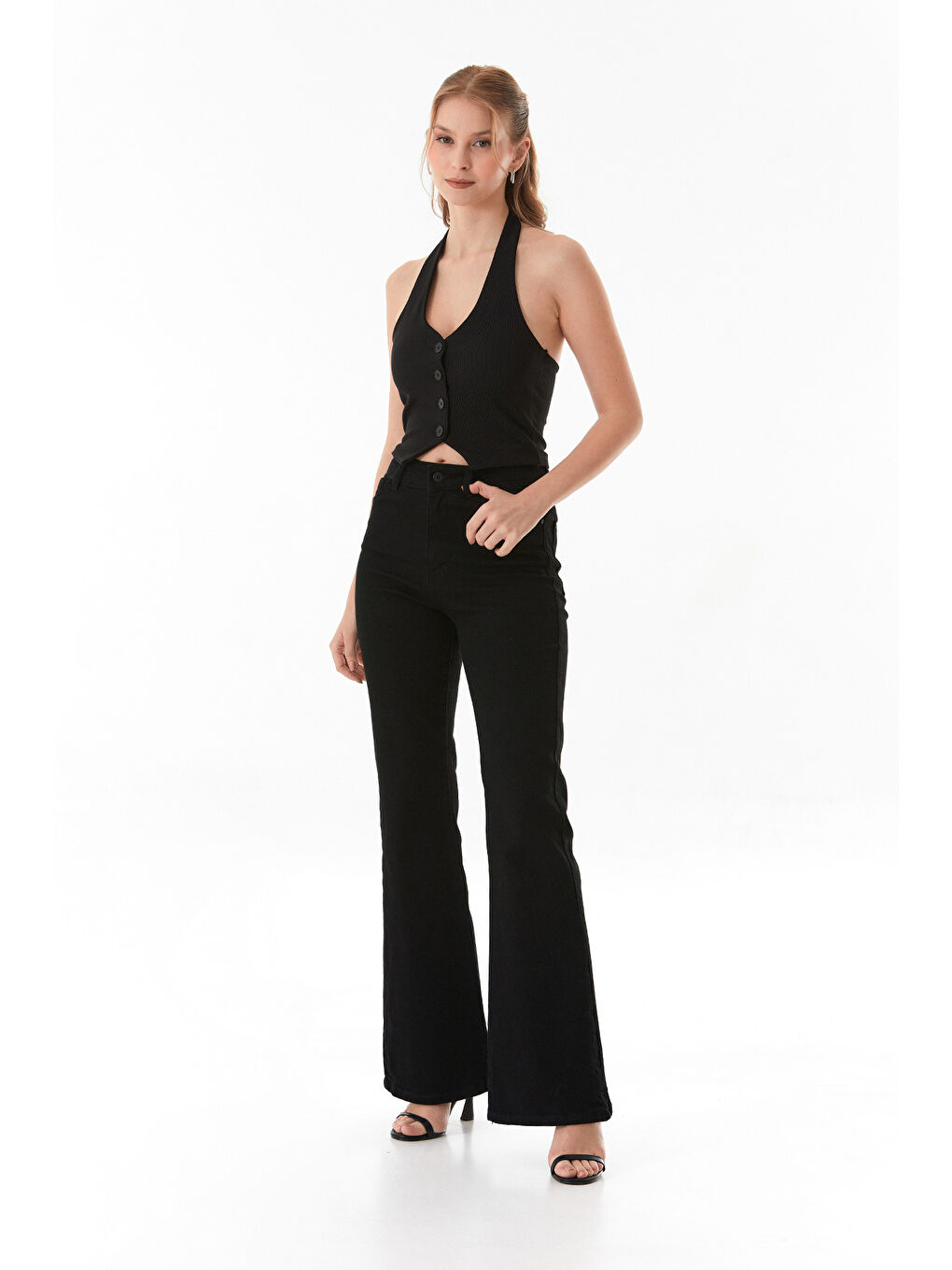 Siyah Boyundan Geçmeli Düğmeli Yelek-2